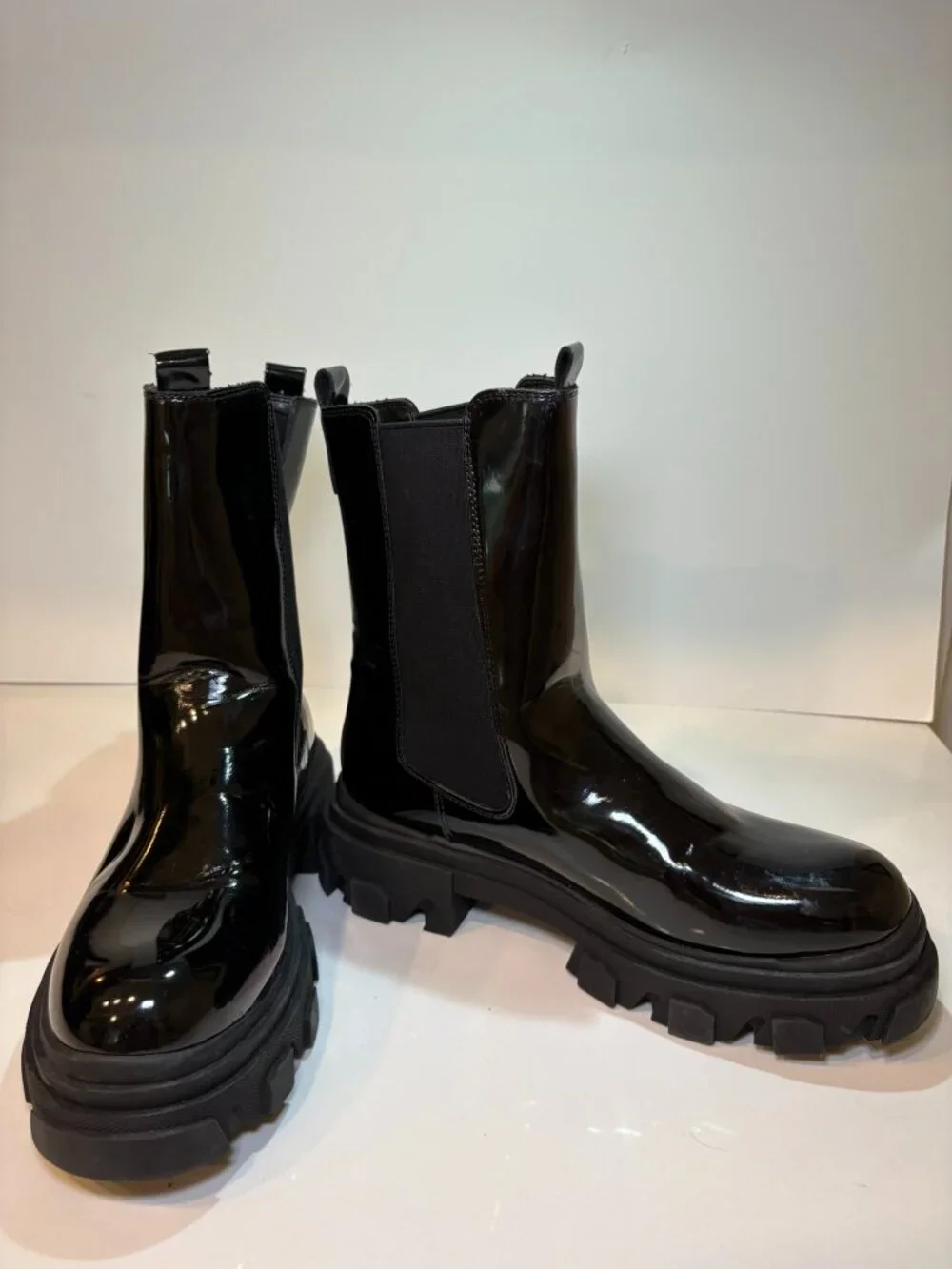Dream Pairs DMB212 Chunky Platform Chelsea Boots Black Glossy Lug Sole Size 10